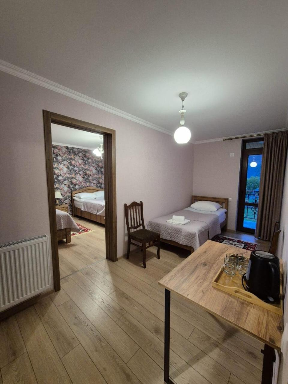 Nq Guest House Kazbegi Bagian luar foto