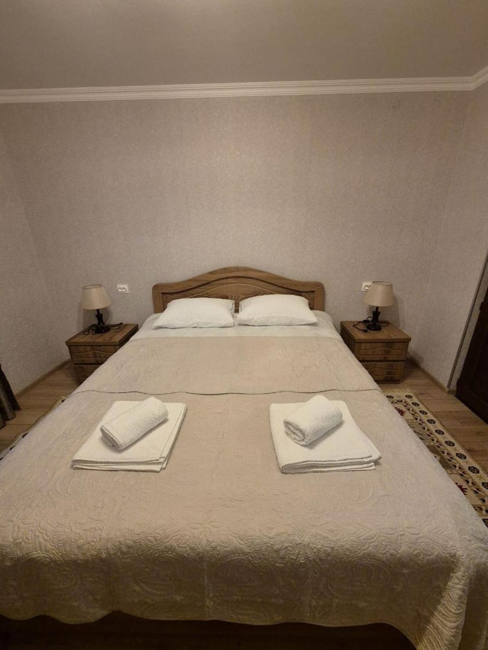 Nq Guest House Kazbegi Bagian luar foto